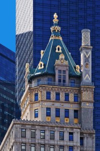 Crown Building on New York's 5th Avenue